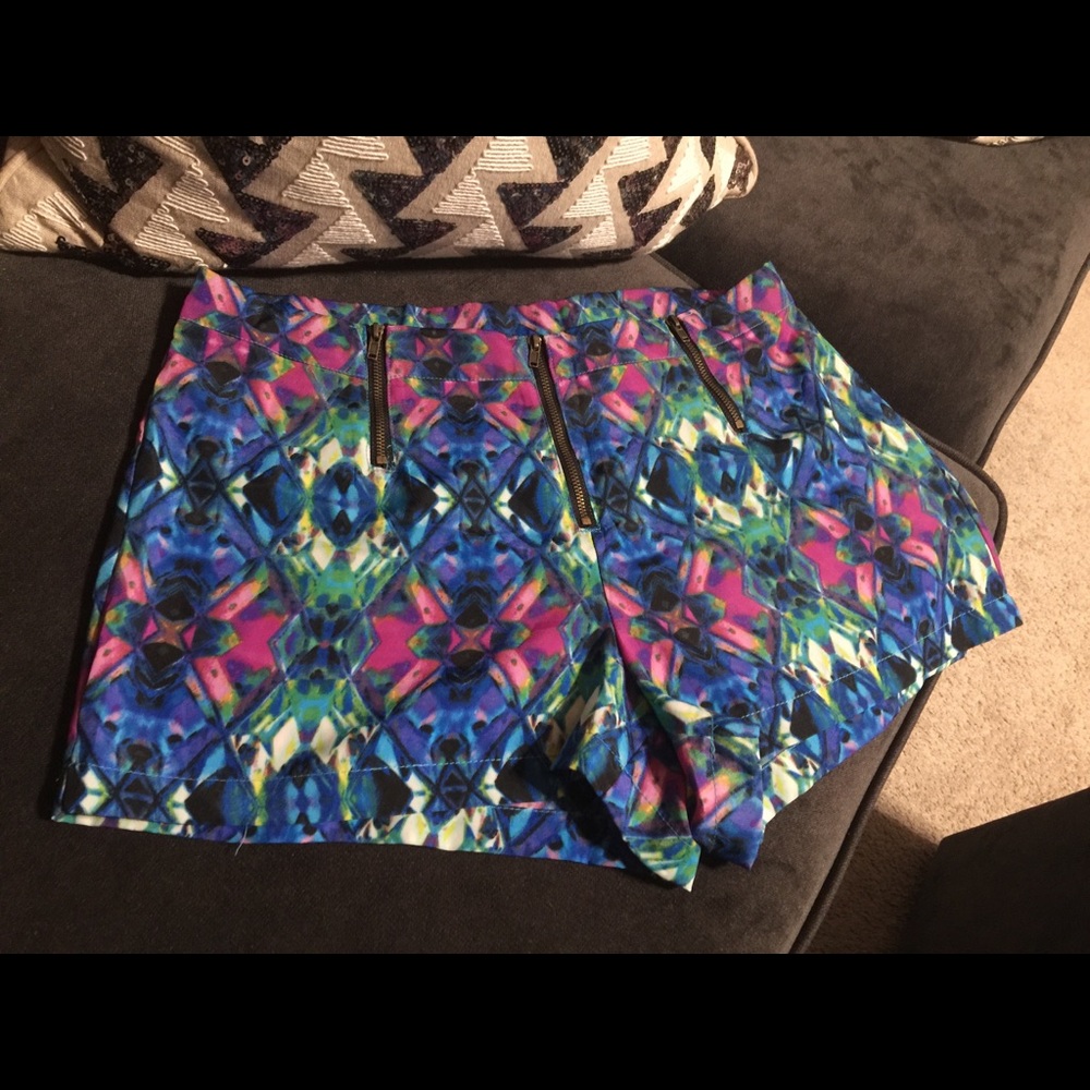 💗Mimi Chica Colorful Shorts-Size S💗 - Picture 1 of 4